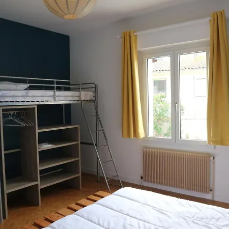 Holiday home Maison Familiale A Fouras: 6 Pers, 95 M², Proche Et Centre, Jardin, Confort - Fr-1-709-43 Fouras