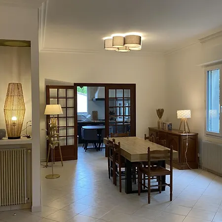 Maison Familiale A Fouras: 6 Pers, 95 M², Proche Et Centre, Jardin, Confort - Fr-1-709-43 Ferienhaus Fouras