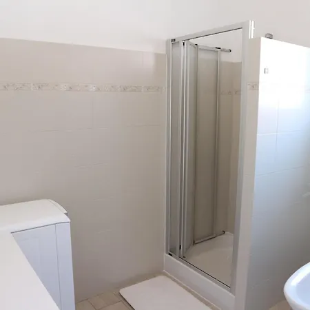 Maison Familiale A Fouras: 6 Pers, 95 M², Proche Et Centre, Jardin, Confort - Fr-1-709-43 *